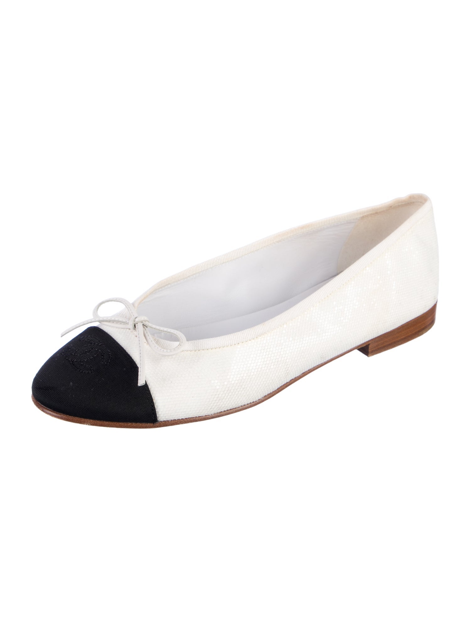 Chanel Interlocking CC Logo Leather Ballet Flats