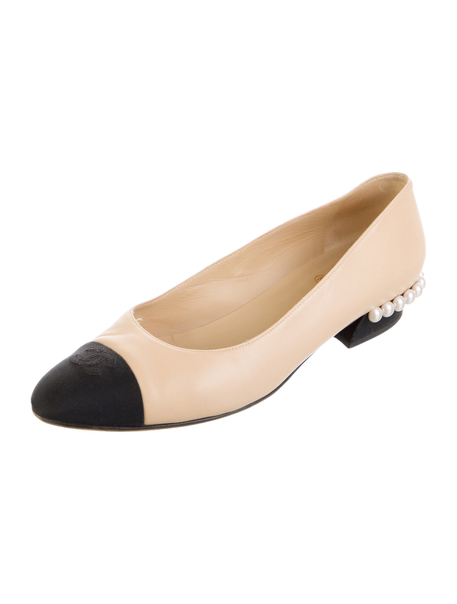 Chanel Interlocking CC Logo Leather Ballet Flats