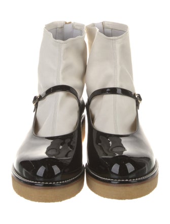 Chanel 2016 Interlocking CC Logo Mary Jane Flats