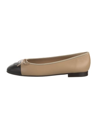 Chanel Interlocking CC Logo Leather Ballet Flats