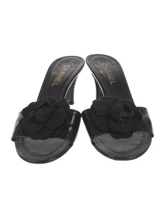 Chanel Interlocking CC Logo Patent Leather Slides