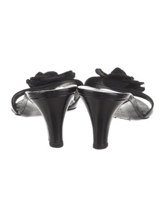 Chanel Interlocking CC Logo Patent Leather Slides