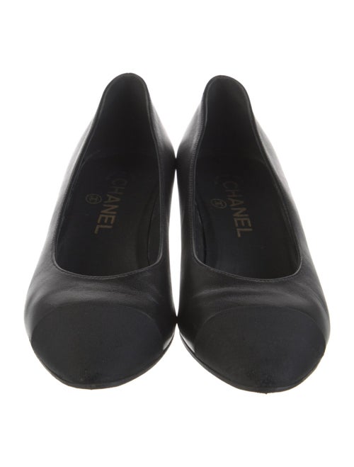 Chanel 2020 Interlocking CC Logo Pumps