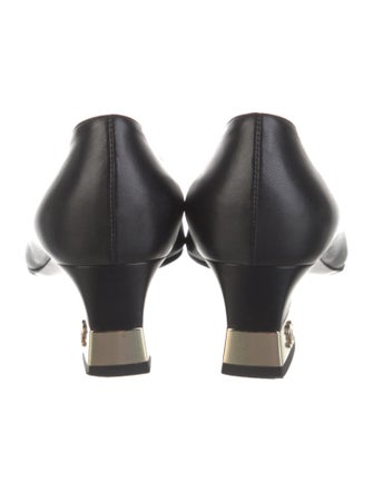 Chanel 2020 Interlocking CC Logo Pumps