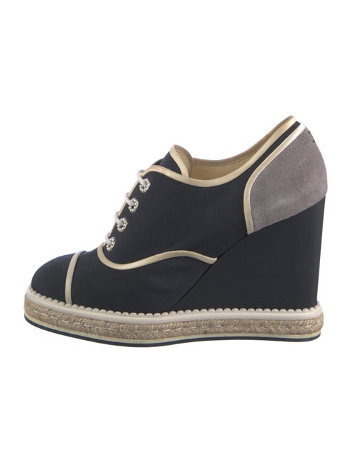 Chanel 2016 Interlocking CC Logo Pumps