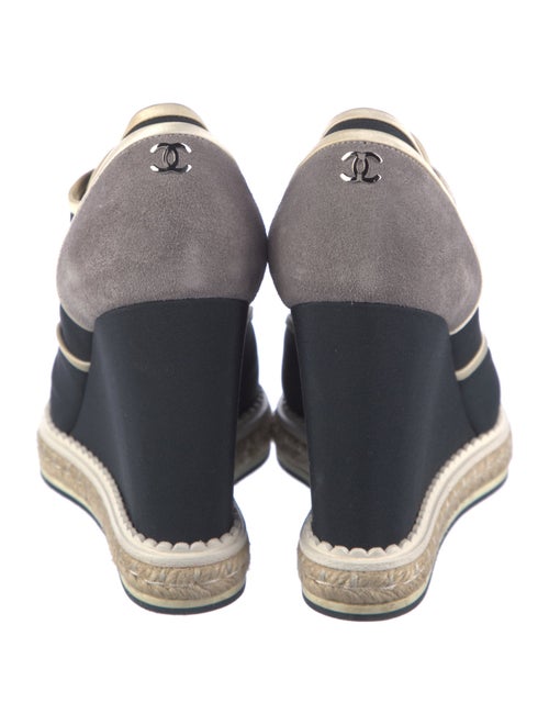 Chanel 2016 Interlocking CC Logo Pumps