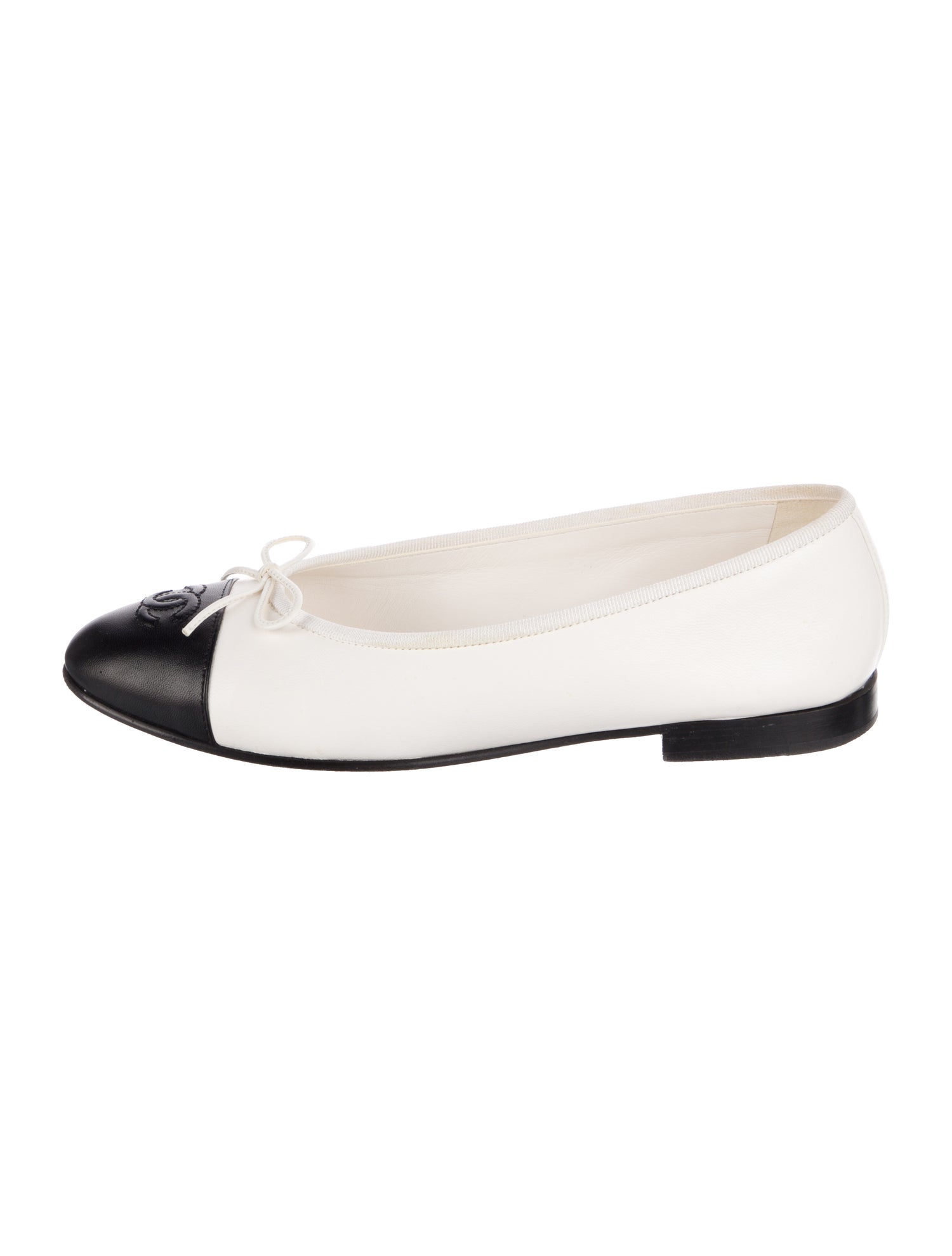 Chanel Interlocking CC Logo Leather Ballet Flats