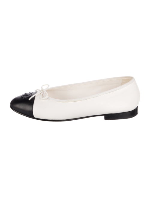 Chanel Interlocking CC Logo Leather Ballet Flats