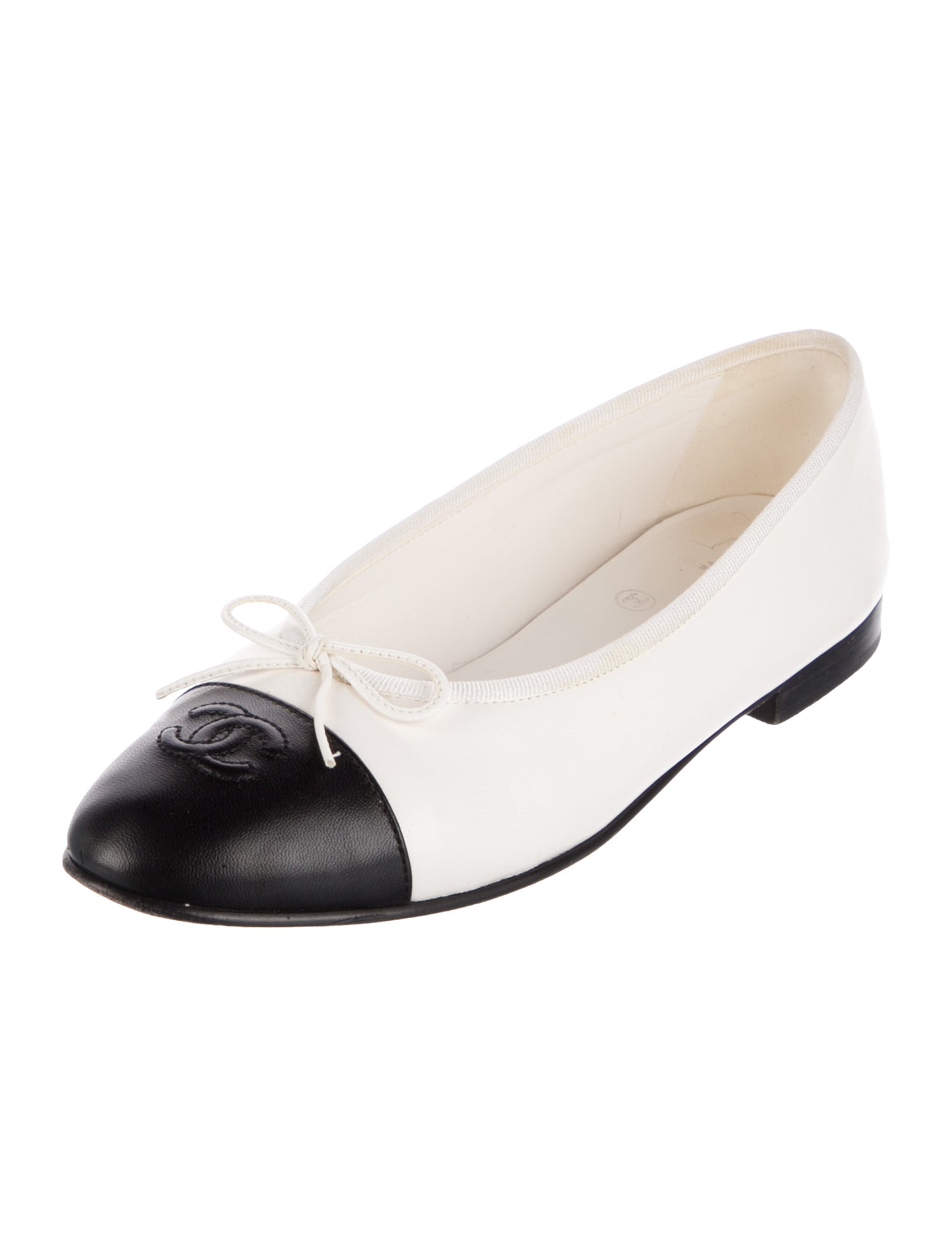 Chanel Interlocking CC Logo Leather Ballet Flats