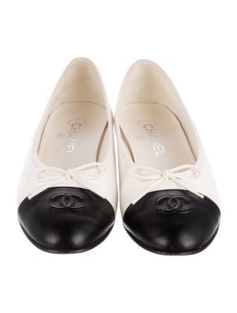 Chanel Interlocking CC Logo Leather Ballet Flats