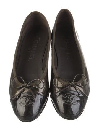 Chanel Interlocking CC Logo Patent Leather Ballet Flats