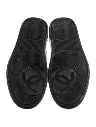 Chanel Interlocking CC Logo Leather Sneakers