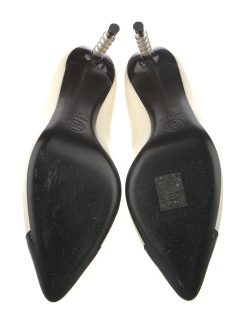 Chanel 2020 Interlocking CC Logo Pumps