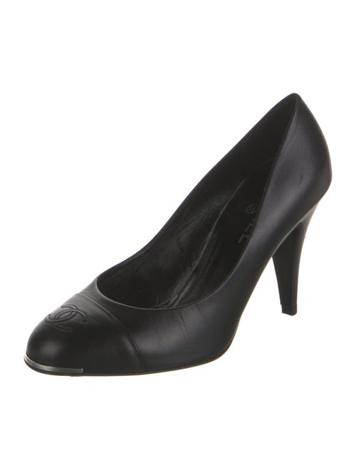 Chanel Interlocking CC Logo Leather Pumps