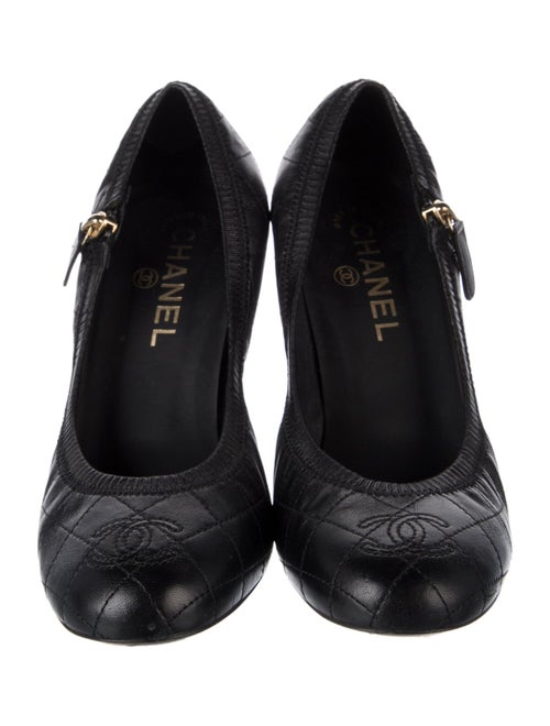 Chanel Interlocking CC Logo Lambskin Pumps