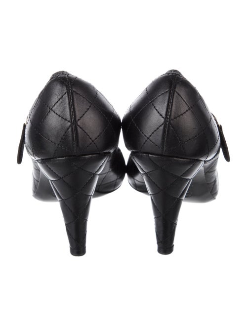 Chanel Interlocking CC Logo Lambskin Pumps