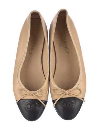 Chanel Interlocking CC Logo Leather Ballet Flats