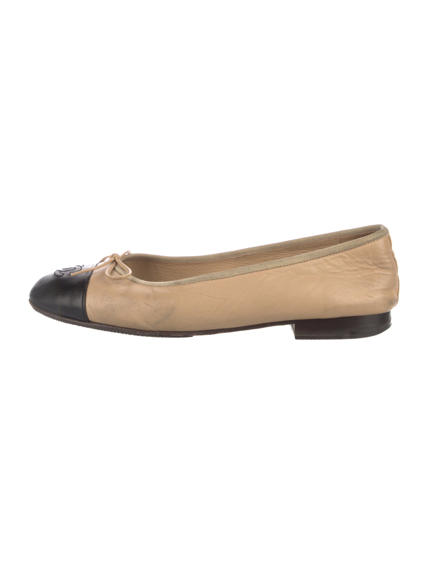 Chanel Interlocking CC Logo Leather Ballet Flats