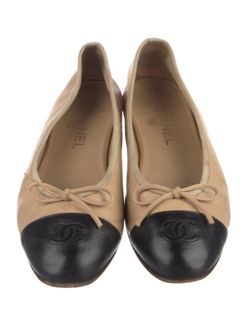 Chanel Interlocking CC Logo Leather Ballet Flats