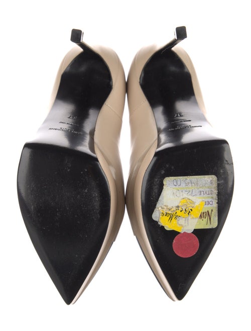 Saint Laurent Leather Pumps