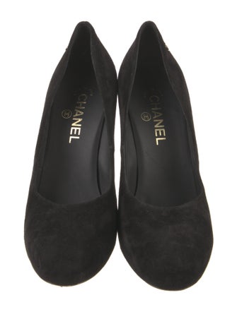 Chanel 2018 Interlocking CC Logo Pumps