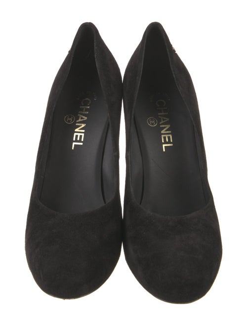 Chanel 2018 Interlocking CC Logo Pumps