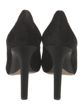 Chanel 2018 Interlocking CC Logo Pumps