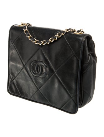 Chanel Diamond Quilt CC Shoulder Bag