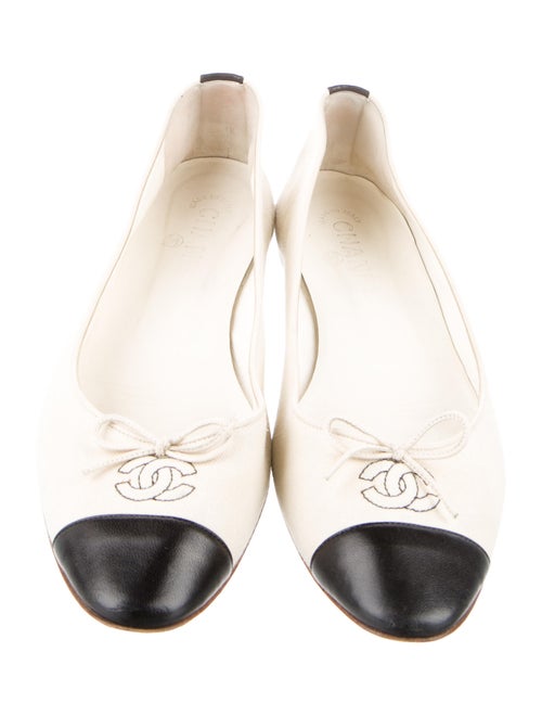 Chanel 2014 Interlocking CC Logo Ballet Flats
