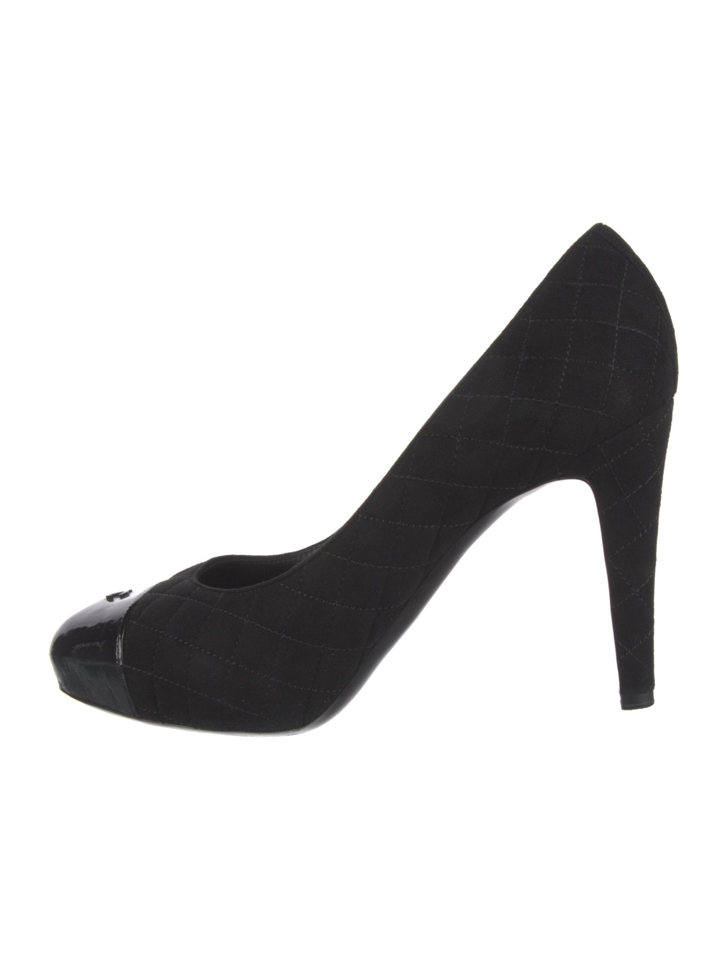 Chanel Interlocking CC Logo Suede Pumps