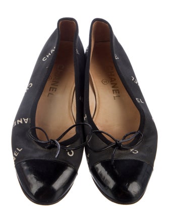 Chanel Interlocking CC Logo Leather Ballet Flats