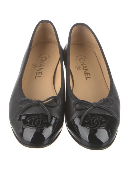 Chanel Interlocking CC Logo Leather Ballet Flats