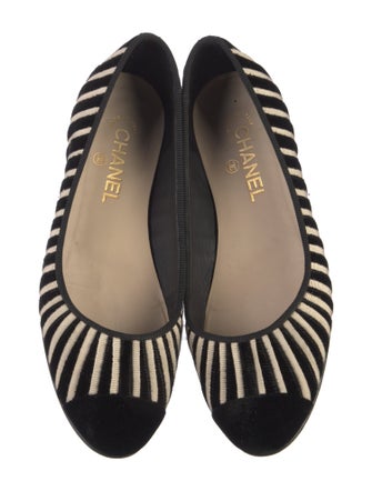 Chanel 2011 Interlocking CC Logo Ballet Flats