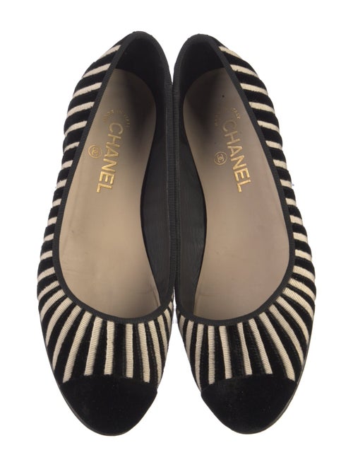 Chanel 2011 Interlocking CC Logo Ballet Flats