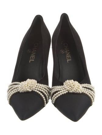 Chanel 2020 Interlocking CC Logo Pumps