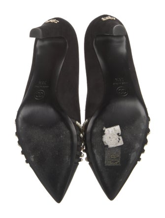 Chanel 2020 Interlocking CC Logo Pumps