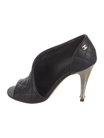 Chanel 2015 Interlocking CC Logo D'Orsay Pumps