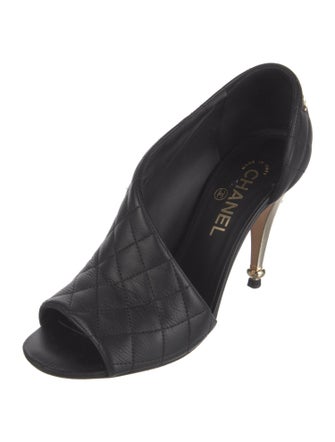 Chanel 2015 Interlocking CC Logo D'Orsay Pumps