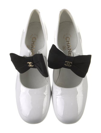 Chanel 2024 Interlocking CC Logo Pumps