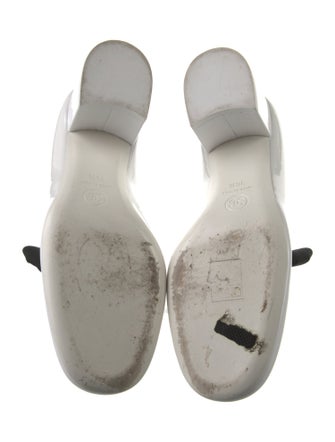 Chanel 2024 Interlocking CC Logo Pumps