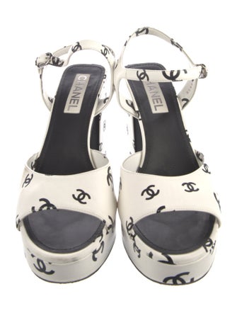 Chanel Interlocking CC Logo Leather Slingback Pumps