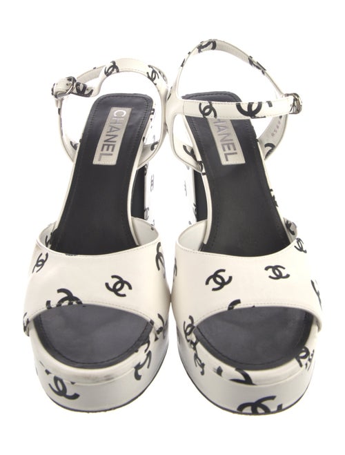 Chanel Interlocking CC Logo Leather Slingback Pumps