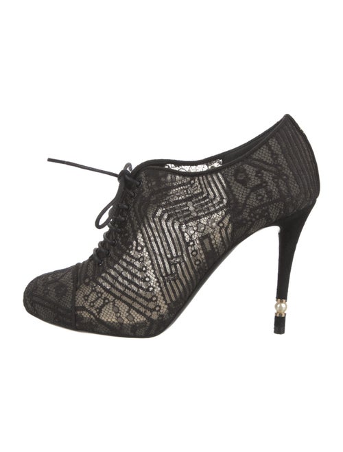 Chanel 2015 Interlocking CC Logo Pumps