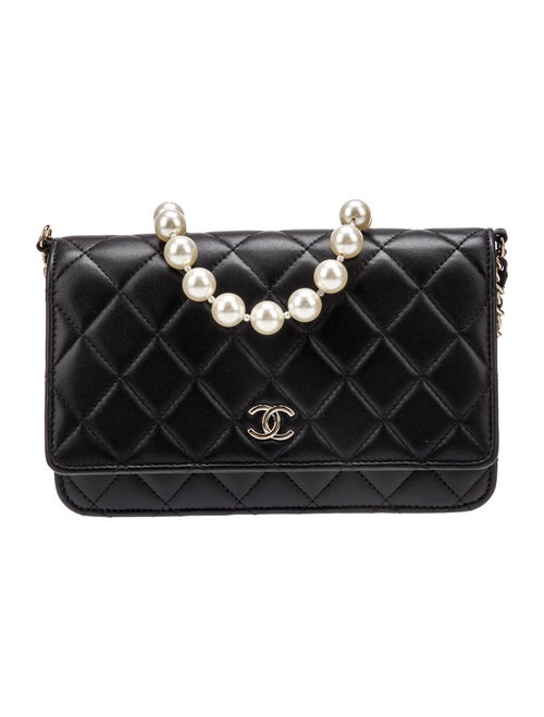 Chanel Maxi Pearls Wallet on Chain