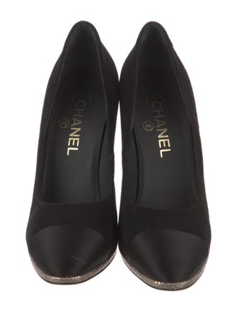 Chanel Interlocking CC Logo Suede Pumps