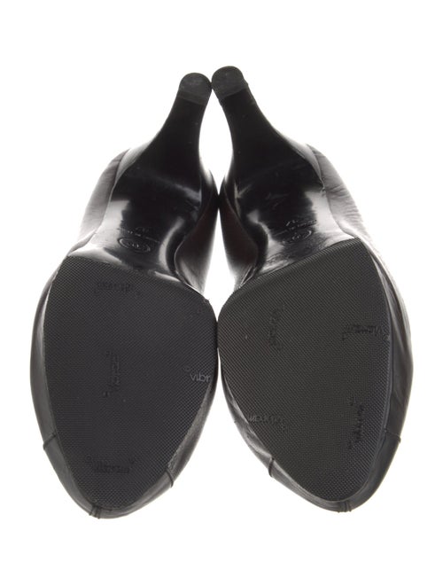 Chanel Interlocking CC Logo Leather Pumps