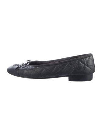 Chanel Interlocking CC Logo Leather Flats