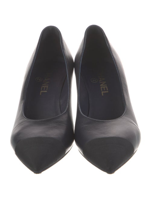 Chanel Interlocking CC Logo Leather Pumps
