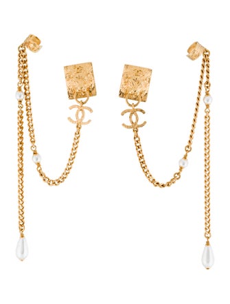 Chanel 2022 Faux Pearl CC Chain Link Ear Cuff Earrings