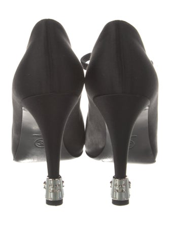 Chanel 2021 Interlocking CC Logo Pumps